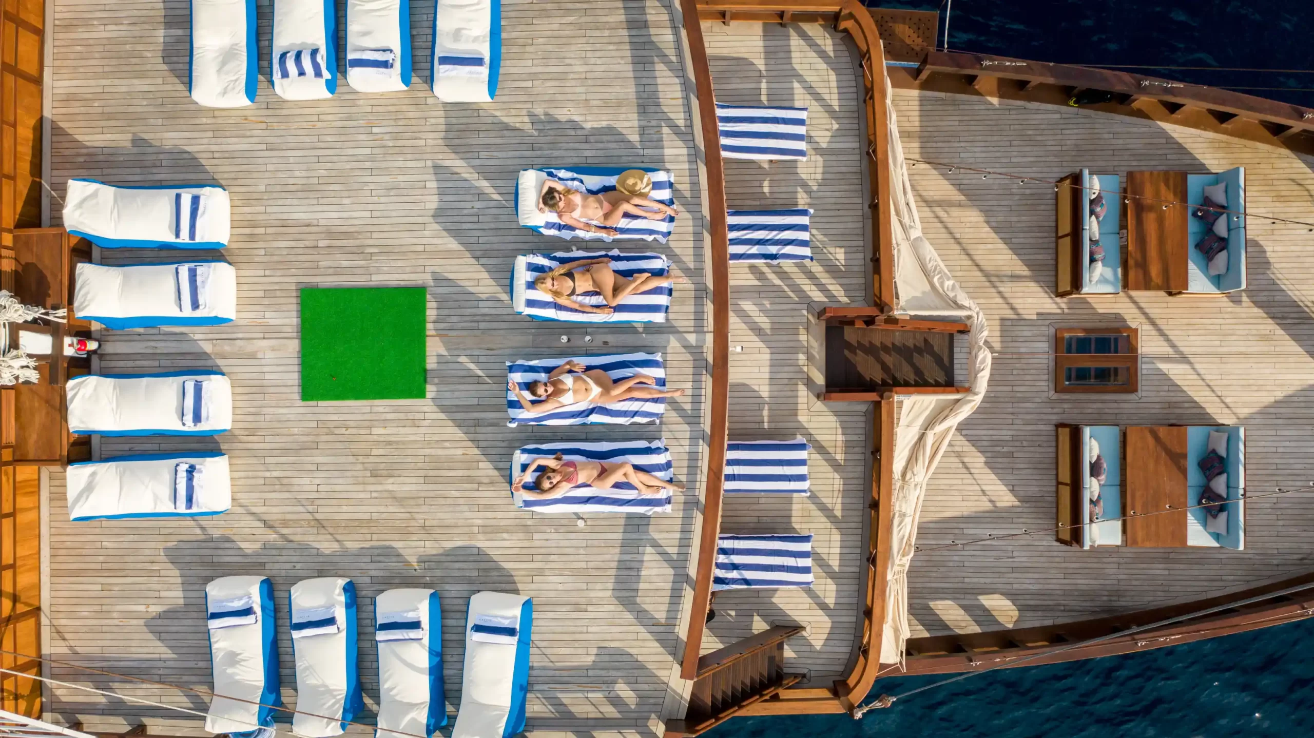 Unveiling the Rich History of Traditional Phinisi